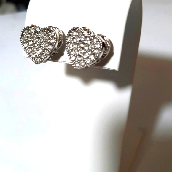 Swarovski Crystal Heart Stud Earrings NWOT - Picture 2 of 7